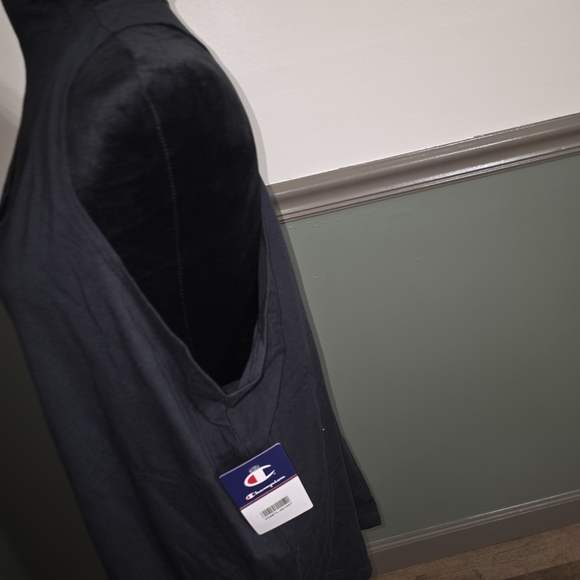 Black Sleeveless Tank Top - Picture 2 of 4